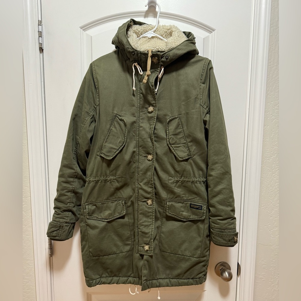 Abercrombie & Fitch Women's SMALL Army Green Sherpa Fleece Lined
Hooded